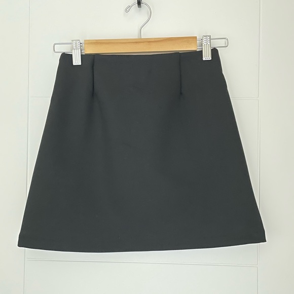 Black Mini Skirt - Picture 5 of 6
